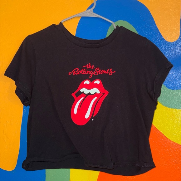 the Rolling Stones Tops - the Rolling Stones Black Crop Tee with Red Tongue Logo